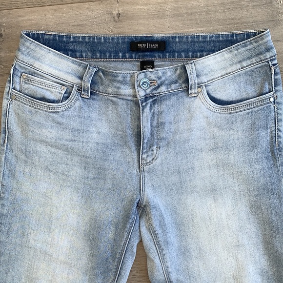 White House Black Market Light Blue Capri Size 6 - Picture 3 of 10